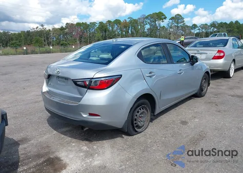 2019 Toyota Yaris L z USA, uszkodzony, nr VIN 3MYDLBYV9KY503346